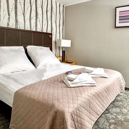 Hotel Malinowski Lesny