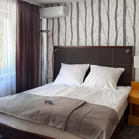 Malinowski Lesny 3*
