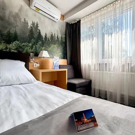 Malinowski Lesny Hotel 3*