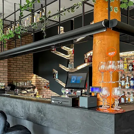 Malinowski Lesny Hotel *