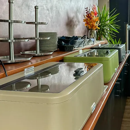 Malinowski Lesny Hotel *