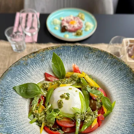 Hotel Malinowski Lesny *