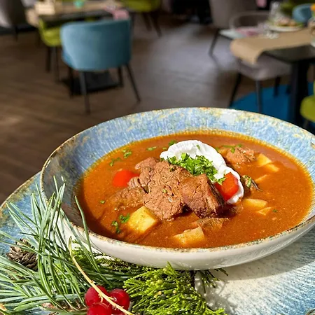 Malinowski Lesny Hotel *