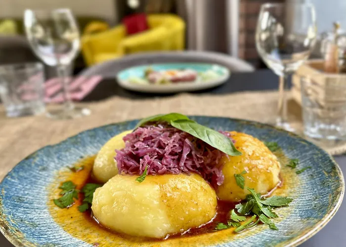 Malinowski Lesny מלון *